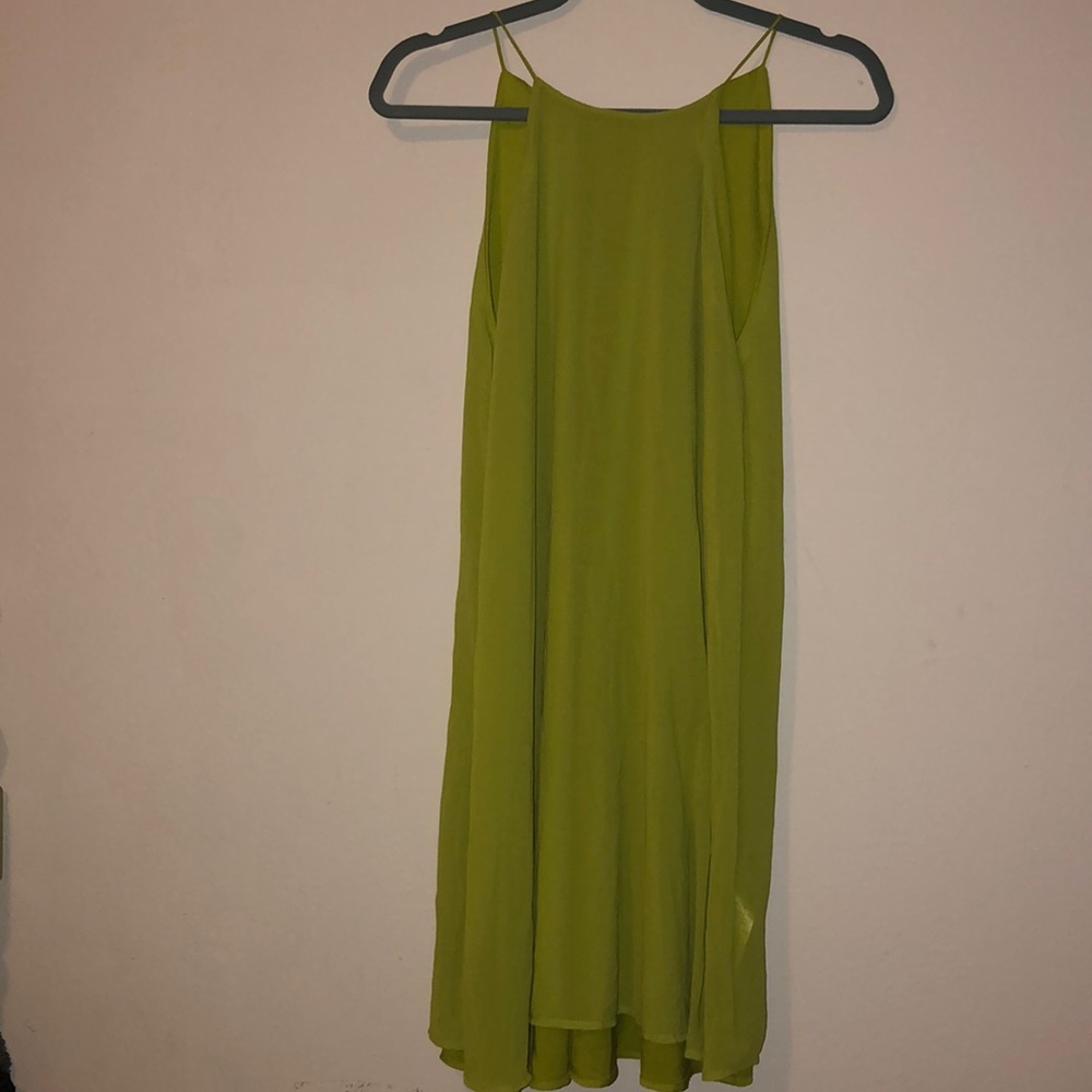 green dress